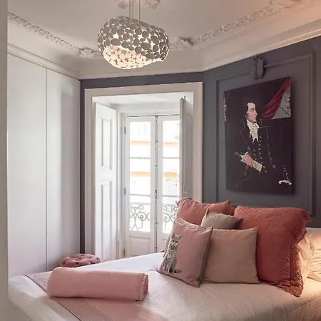 Charming Castelo. Amazing View Apartment
