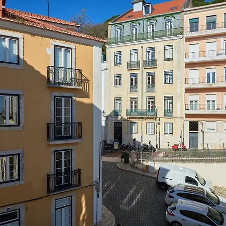 Charming Castelo. Amazing View Lisbona