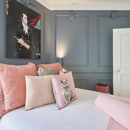 Charming Castelo. Amazing View Apartment