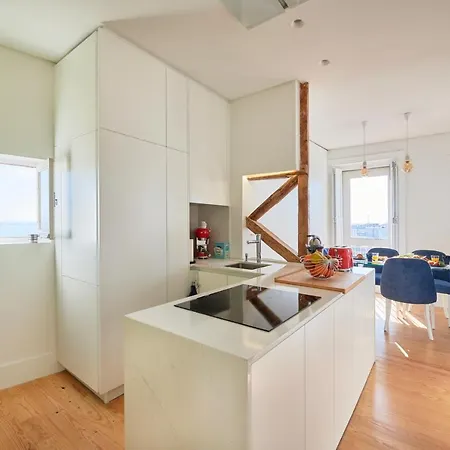 Charming Castelo. Amazing View *