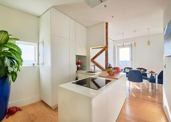 Charming Castelo. Amazing View *