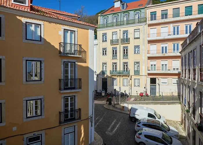 Charming Castelo. Amazing View Lisboa